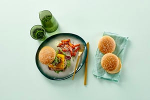 200916 Burgerbolle med sesam, skåret_miljø2024