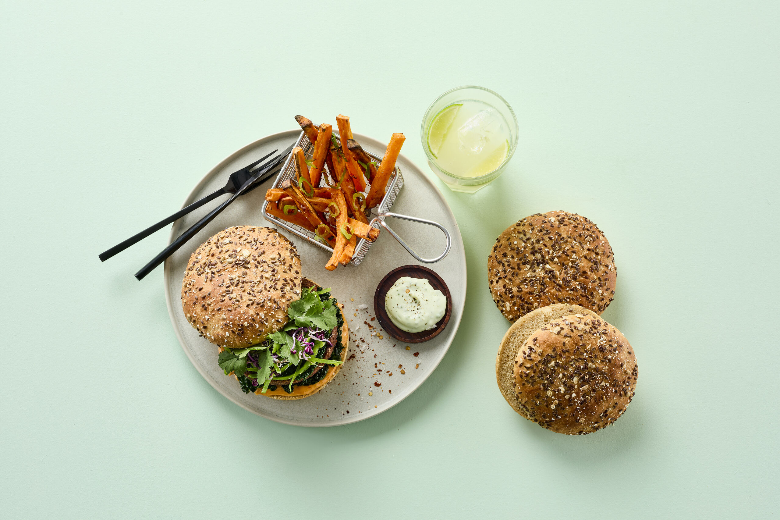 228299_Vollkorn Bun mit Süßkartoffel Pommes